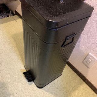 0円お譲り　ゴミ箱　45リットル向け