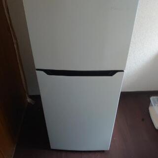 冷蔵庫３５００円買ってまだ２ヶ月で美品で動作確認済です。
