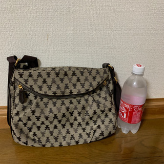 新品　熊柄のバック　値下げの画像
