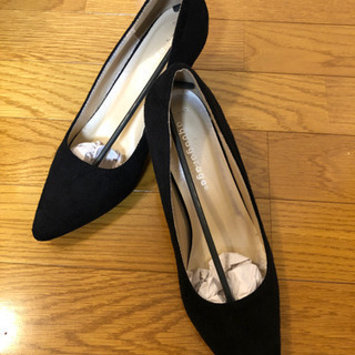 【新品未使用】黒パンプスの画像