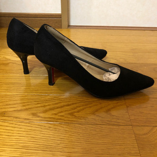 【新品未使用】黒パンプスの画像