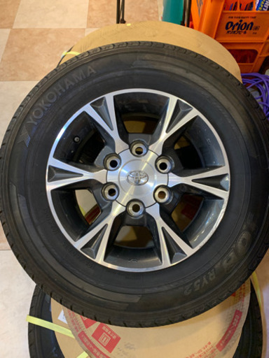 ハイエース200系　純正アルミタイヤ四本セット