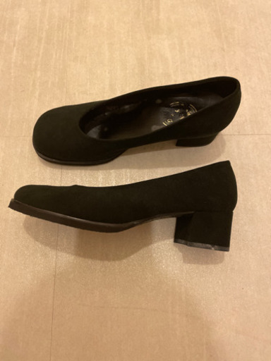 黒　パンプス　スゥエード　新品　23.5cm 女性