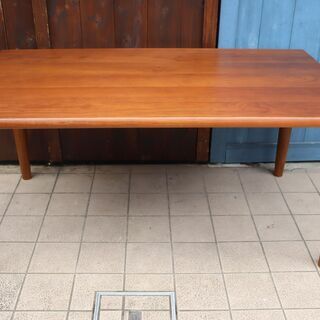 NAGNO INTERIOR(ナガノインテリア)のウォールナット無垢材を使用した