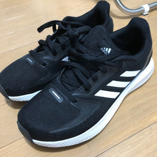 アディダスランニングシューズ23.5cm