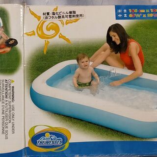 UR公団住宅ベランダにジャストサイズなプールｘ２つ、ひとつはおまけ