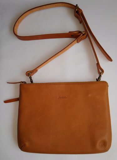 札幌革職人館のショルダーバック　未使用品　送料無料