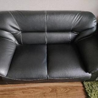 合成皮革のソファ