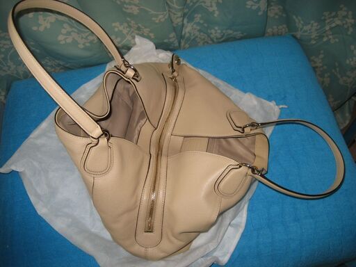 COACH　コーチ　大き目バッグ　ほぼ未使用