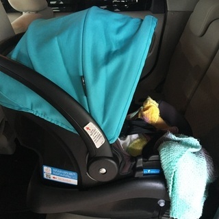 Safety 1st 取り外し持ち運び可能　チャイルドシートの画像