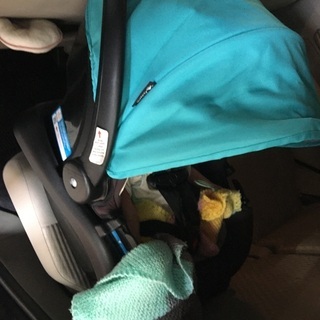 Safety 1st 取り外し持ち運び可能　チャイルドシートの画像