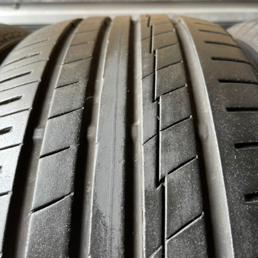 バリ山　215/50R17 夏タイヤ　YOKOHAMA BluEarth-A