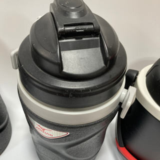 決まりました。中古　象印　サーモス　大容量　2.5ℓ 1.9ℓ 水筒　ジャグ　直飲み　3つセットの画像