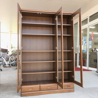 本棚✨書棚✨幅117×奥行38×高さ180cm✨取手以外、傷ほぼナシでキレイな状態✨ダークブラウン✨　【こちらは店舗です。浜村鹿野温泉ICから3分  買取本舗 宮本リサイクル  営業時間９～１９時  定休日水曜のみ←連絡できませんm(_ _)m】の画像