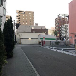 ☆仲介手数料0円！☆月極駐車場☆中央区南一条西☆丸山公園☆1.5...