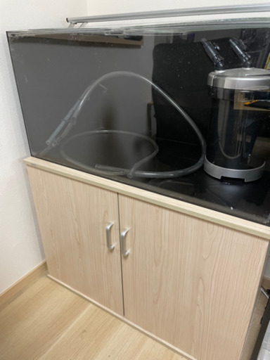 【譲り先が決定しました】900アクリル水槽　4面ブラック　備品一式