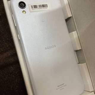 【取りに来ていただける方は5000円】スマホ新品！AQUOS season2の画像