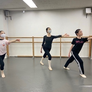 現役バレエダンサーが生徒一人一人をきめ細かく丁寧に指導しますの画像