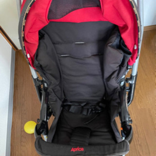 Aprikaベビーカーの画像