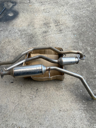 LA100S ムーヴ　マフラー