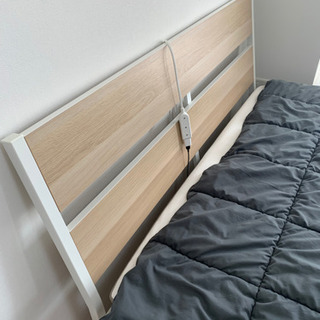 IKEAのダブルベッド　美品の画像
