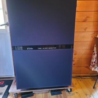 【値下げしました&金額相談に応じます】UREI 813Bx　3ウェイ・2スピーカー・バスレフ方式・フロア型の画像