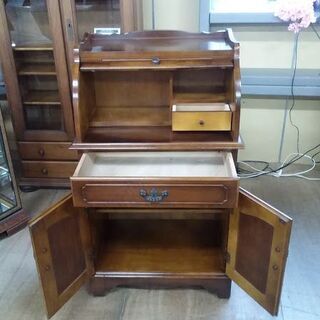 Karimoku カリモク コロニアル ライティングビューロ 蛇腹扉【愛品倶楽部柏店】の画像