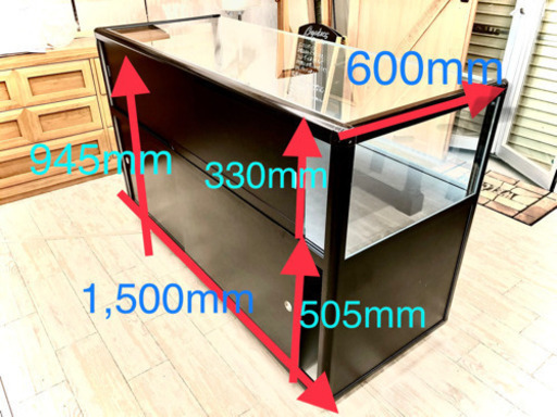 店舗什器　ガラスショーケース