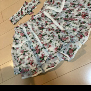 【お取引中】レディース　サロペット　花柄の画像