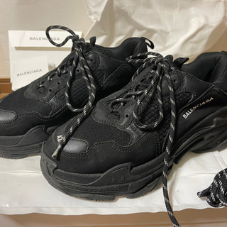 新品 BALENCIAGA Paris スニーカー 43 BALENCIAGA、ユーズド加工が印象的な新作スニーカーを発売