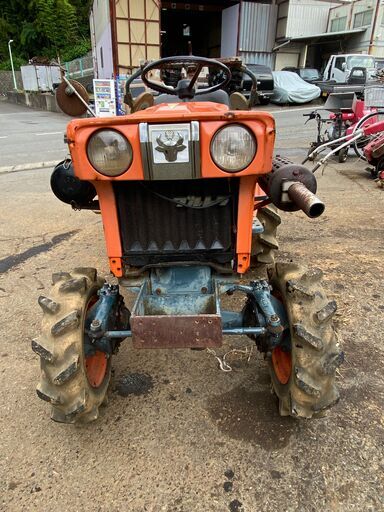 耕運機がわりにどうぞ 使ってた物で古いけどまだまだ現役 クボタ 9.5馬力 4WD ディーゼル トラクタ ブルトラ B5001　引取限