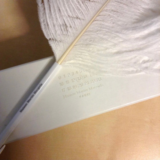 新品Margiela マルジェラ 10SSフェザー ボールペン 白 Maison Martin Margiela マルタンマルジェラ 希少 名品 正規品 文具 文房具 13番