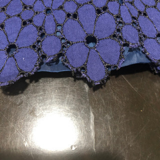 ロペピクニックの紺のカットソーの画像