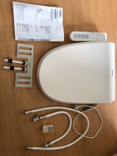 東芝　温水シャワートイレ　SCS-S300