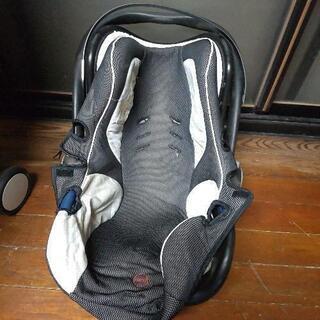 ベビーカーとチャルドシートセットの画像
