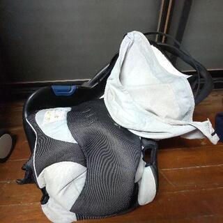 ベビーカーとチャルドシートセットの画像