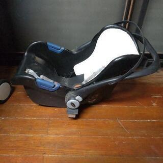 ベビーカーとチャルドシートセットの画像