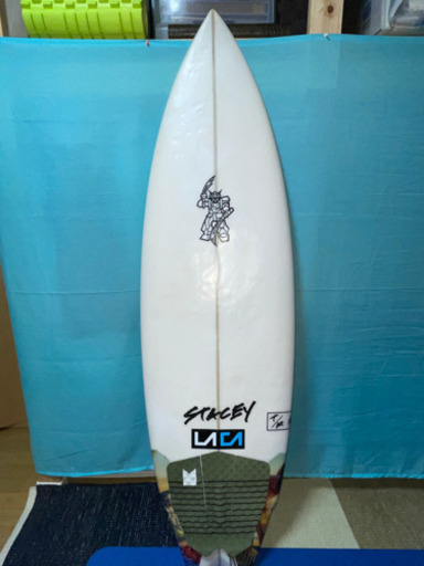 ステイシー5.6サーフボードフィン付き