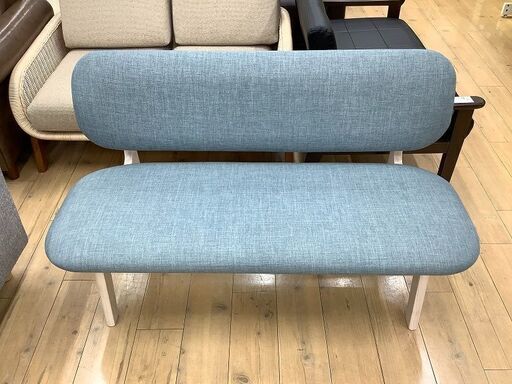 シンプルでおしゃれな2人掛けのソファーです！