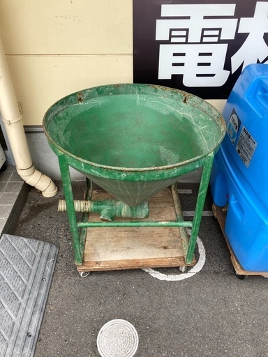 トモサダ　モルタルポンプ