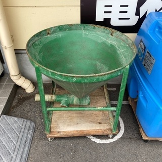 トモサダ　モルタルポンプの画像