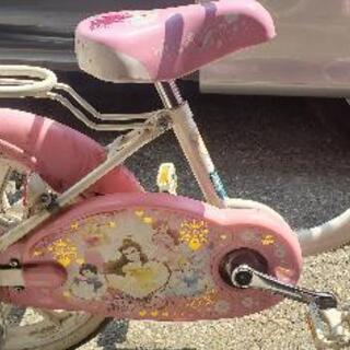 補助輪付き自転車の画像