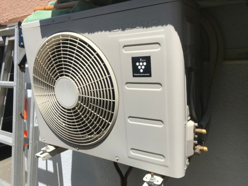 中古シャープエアコン　2.2kw  商談中です