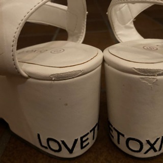 LOVETOXIC 厚底サンダル Ｓの画像