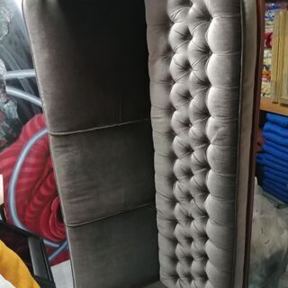 引き取り可能の方希望　3人がけソファ、1人がけソファ2台　スエード？の画像