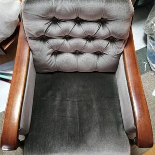 引き取り可能の方希望　3人がけソファ、1人がけソファ2台　スエード？の画像