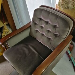 引き取り可能の方希望　3人がけソファ、1人がけソファ2台　スエード？の画像