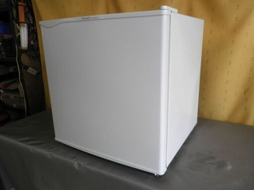 ユーイング・１ドアサイコロ型冷蔵庫 ４６L ２０１１年 未使用品 NO2