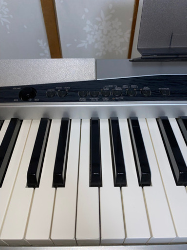 電子ピアノ　カシオ