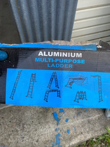 便利なハシゴ、決まりました‼️最終価格‼️色々な形になります。新品未使用箱無し